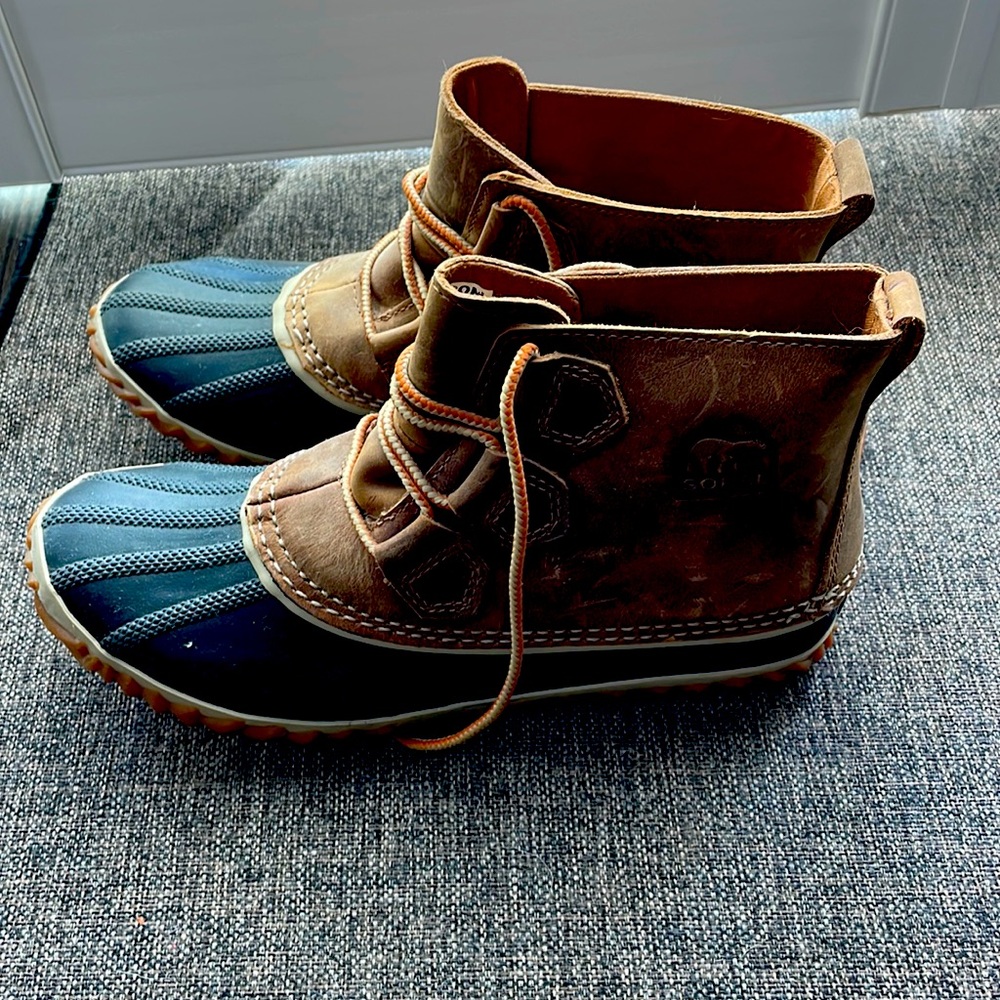 Sorel ankle boots size 8